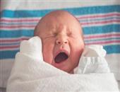 婴儿睡觉嘴巴张开睡好吗 怎么改善婴儿张嘴巴睡觉