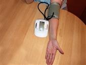 60岁血压正常值是多少 老年人高血压如何调理