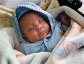 三个月的婴儿睡觉摇头 婴儿睡觉摇头是生病了吗