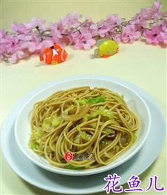 洋蔥圓白菜炒面