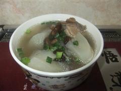 蘿卜香菇排骨湯