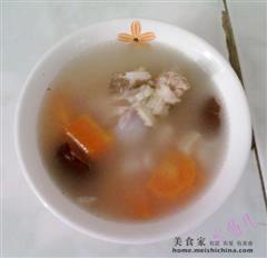 淮山药红萝卜猪骨汤