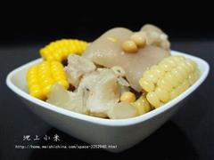 玉米黄豆蹄花汤