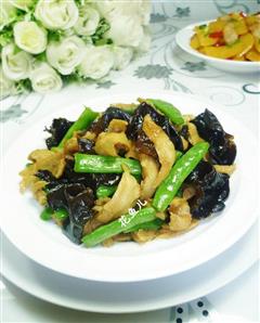 黑木耳梅豆炒面筋