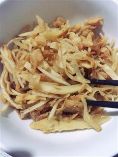 辣白菜土豆丝炒饼
