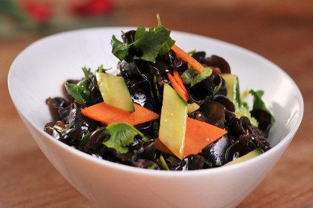 黑木耳三好处四禁忌 减肥清道防结石