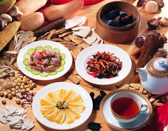 对症下药六款药膳方远离更年期困扰