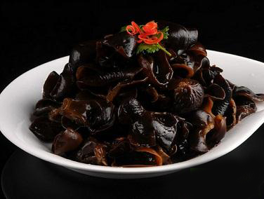 黑木耳红枣瘦肉汤——女人最好的健脾美容汤