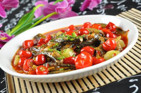 泥鳅跟什么食物相克吃泥鳅的好处有哪些