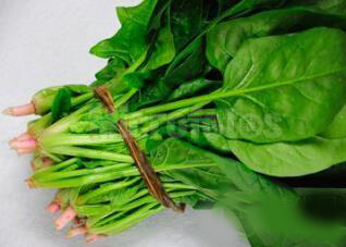 老人可以多吃些草莓和菠菜