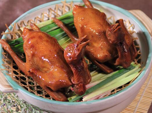 瓜篓半夏蒸乳鸽巧治冠心病