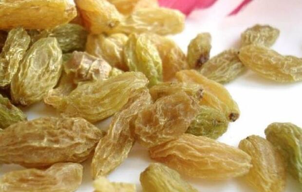 女性常食葡萄干补虚养血缓解手足冰凉