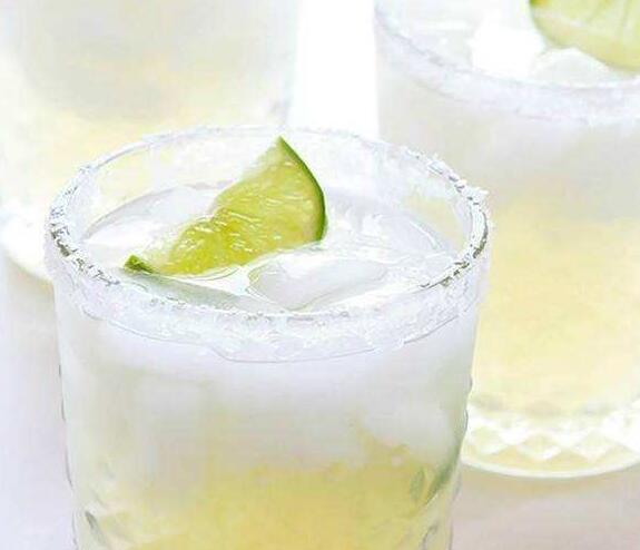 老年人夏天吃喝讲究消暑消滞