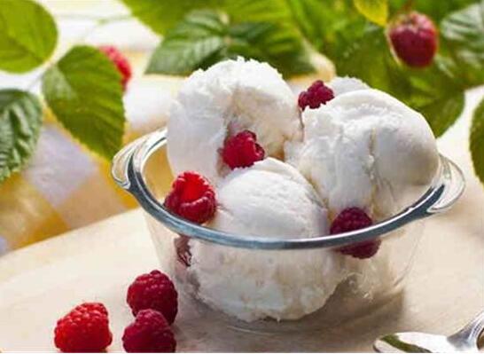 冰淇淋吃的不是冰激凌是添加剂