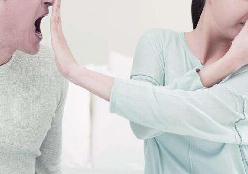 吃什么可以消除令人尴尬的口臭