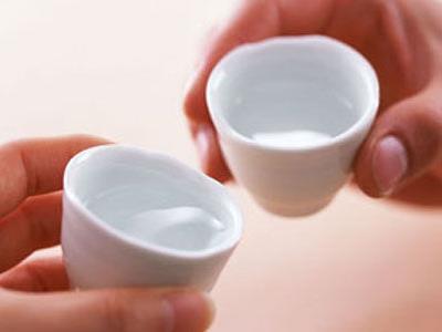 这些时间喝酒会伤身 酒后烧烤易诱发吐血 这些时间喝酒会伤身 酒后烧烤易诱发吐血