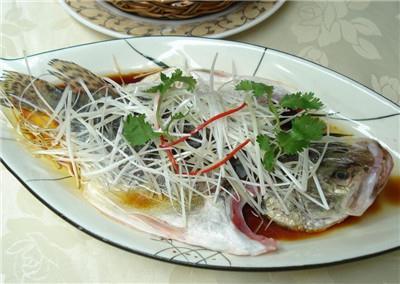 做清蒸鱼要掌握这六个方面的诀窍