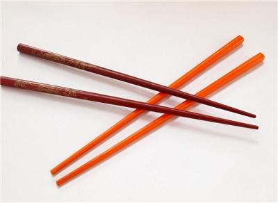 使用筷子我们应该要注意什么问题