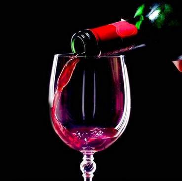 晚上一杯红酒可以排除体内致癌物质