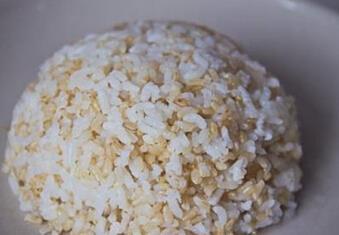 多吃糙米饭能有效预防糖尿病