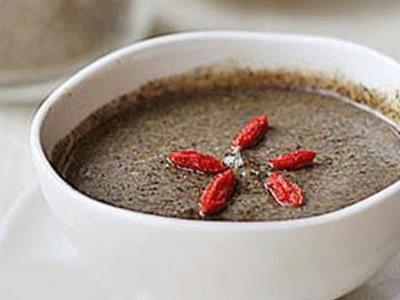 爱美的女人要会做祛斑食疗