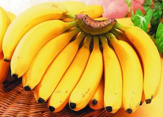 玉米香蕉 黄色食物健肝健脾水果