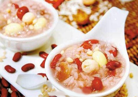 莲子粥的几种常见做法 莲子粥的营养效果