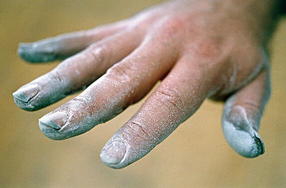 男性灰指甲导致女性阴道炎识
