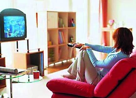 看电视也减肥做这些运动消耗卡路里