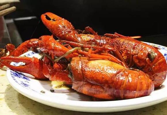 小龙虾怎么做简单又美味 揭秘小龙虾的两种精彩做法