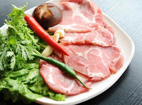 猪脖能和菜花一起吃吗_猪脖和菜花能一起吃吗/同吃