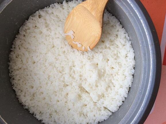 用茶水煮米饭可防三种疾病