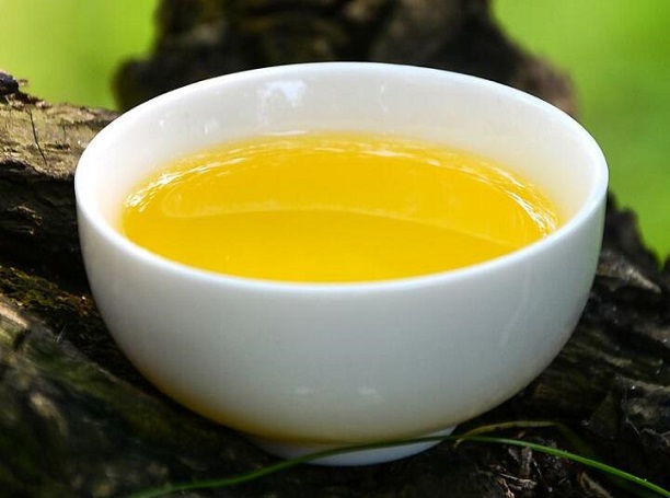 茶油的功效与作用_山茶油的选购技巧_茶油的制作技巧