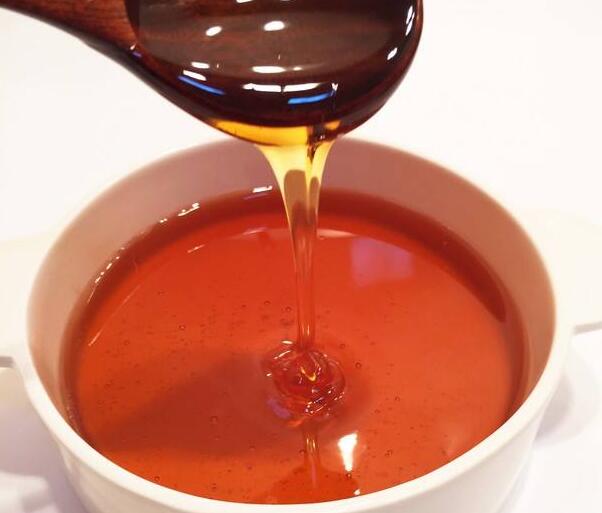 假蜂蜜黑幕：通常掺入果葡糖浆