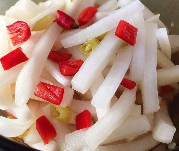 腌萝卜条能和首乌一起吃吗/同吃_腌萝卜条和首乌相克吗