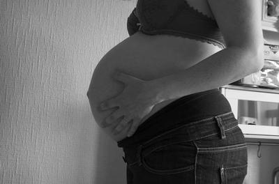 怀孕50天b超看不到胎芽正常吗 应该怎么办