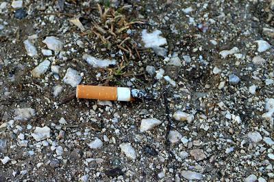 吸二手烟的人能引发咽炎吗 二手烟含有的有害物质主要有哪些