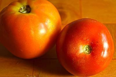 晚间西红柿减肥食谱 晚上怎么吃西红柿可以瘦身
