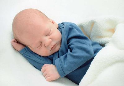 宝宝肚子胀气的症状有哪些 宝宝肚子胀气是什么原因引起的