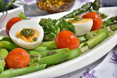 蒜苔是属于碱性食物吗 蒜苔的食物搭配及注意事项主要有哪些