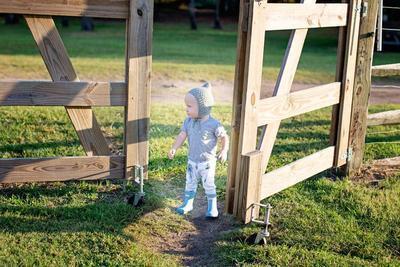 小孩晚上睡觉喊腿疼怎么办 小孩为什么晚上睡觉会腿疼