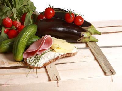 尿道结石饮食吃什么 要多吃维生素多的蔬菜水果
