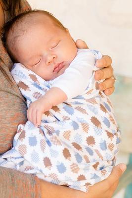 八个宝宝吐奶怎么回事 如何护理好吐奶的宝宝