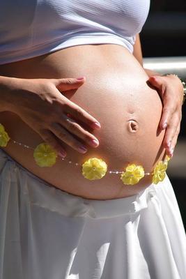孕妇血糖高能吃草莓吗 孕妇血糖高的原因是什么呢