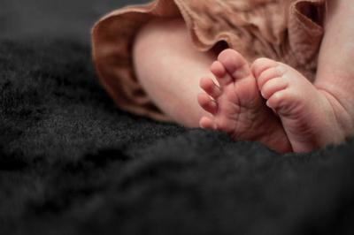 婴儿摔床轻微脑震荡怎么护理 婴儿摔床轻微脑震荡的治疗办法分析