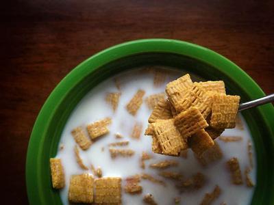 糖尿病能吃牛奶么 糖尿病人喝牛奶的好处有哪些