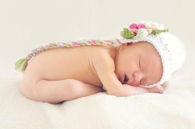 为什么宝宝睡觉半个小时就醒 宝宝睡觉容易惊醒的原因