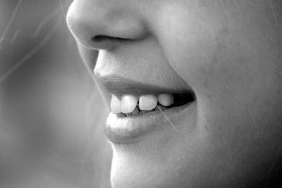 智齿冠周炎可以喝牛奶 智齿冠周炎怎样治疗