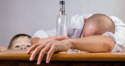 慢性酒精中毒不严重怎么办最好 慢性酒精中毒的外在症状说明