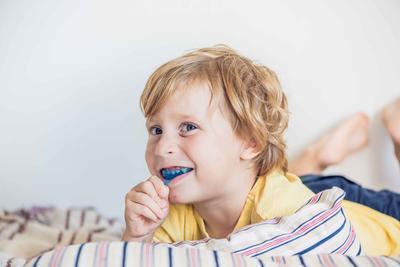 小孩睡觉磨牙是什么原因 宝宝磨牙的预防